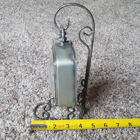 Metal Table Clock - Picture 6 of 7